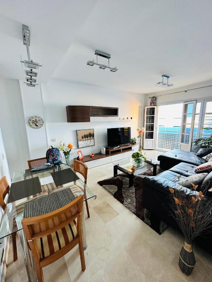 Elena Is A Comfortable And Well Located Flat * Las Palmas de Gran Canárias